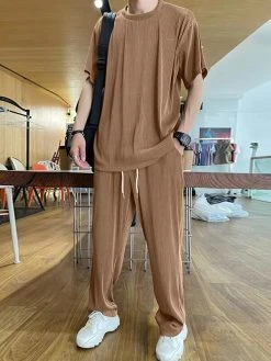 Mens Pleated Round Neck T-shirt Shorts Set