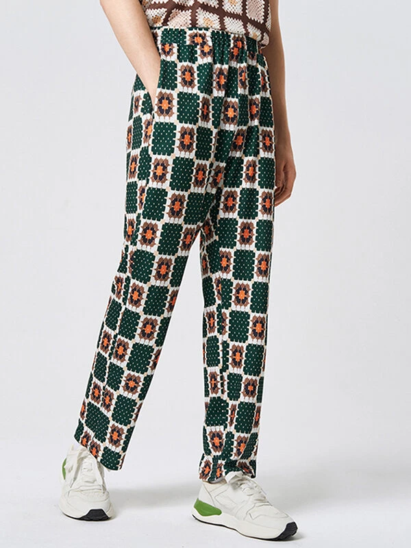 Mens Allover Dot Print Elastic Waist Pants With Pocket 4 Mens Allover Dot Print Elastic Waist Pants With Pocket - Image 2